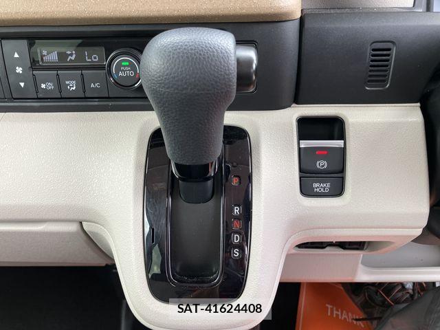 Honda N BOX 2024-05 7059813-23