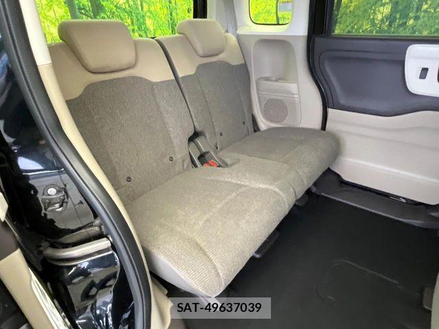 Honda N BOX 2018-10 7059811-9