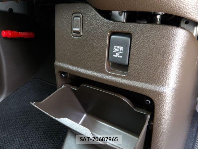 Honda N BOX 2021-03 7222417-15