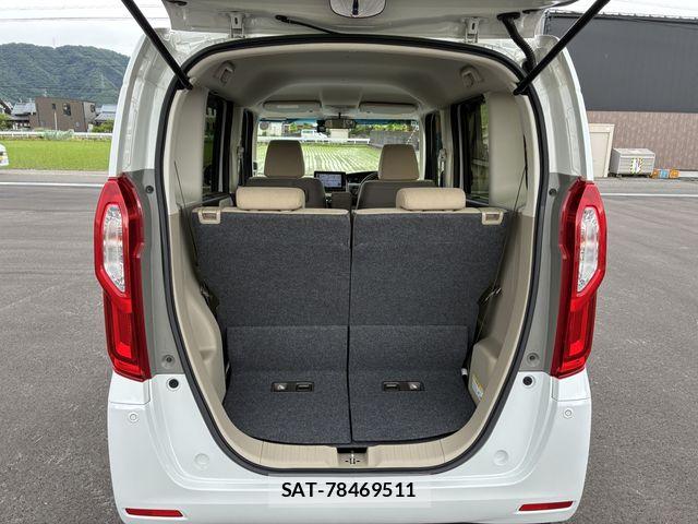 Honda N BOX 2018-10 7222382-17