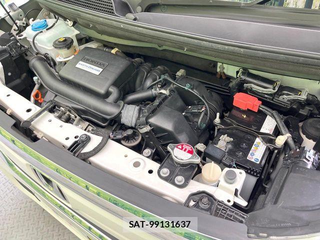 Honda N BOX 2018-02 7222366-17