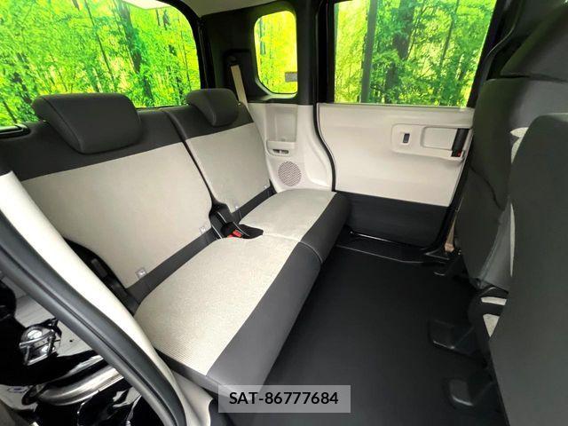 Honda N BOX 2026-05 7215851-8