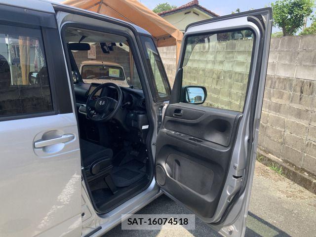 Honda N BOX 2017-04 7222356-9