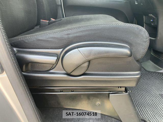 Honda N BOX 2017-04 7222356-13