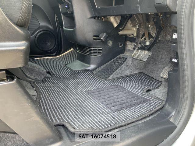 Honda N BOX 2017-04 7222356-14