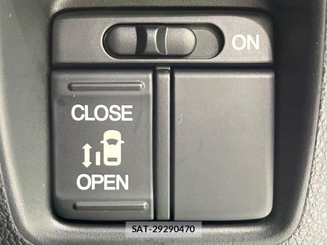 Honda N BOX 2017-04 7222345-2