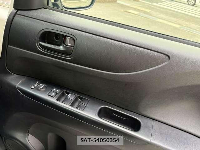 Honda N BOX 2017-04 7217875-16
