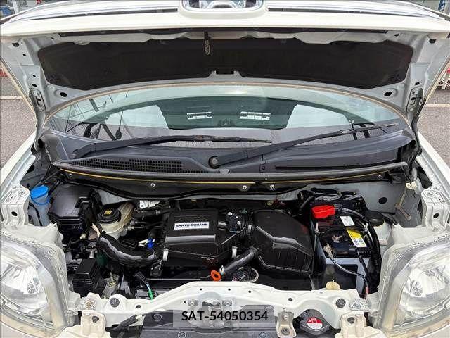 Honda N BOX 2017-04 7217875-18