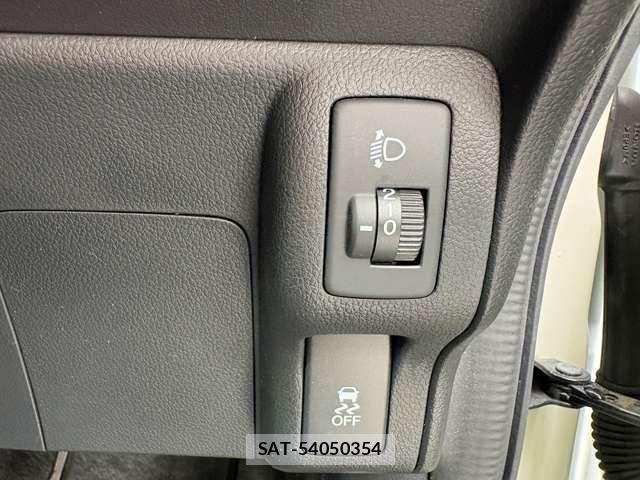 Honda N BOX 2017-04 7217875-19