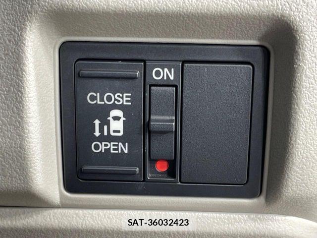 Honda N BOX 2023-11 7222457-6