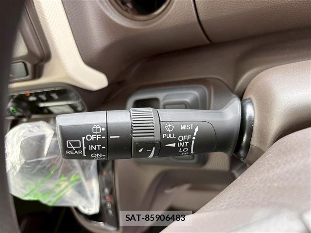 Honda N BOX 2023-04 7222447-29