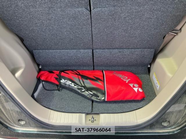 Honda N BOX 2018-01 7222365-16