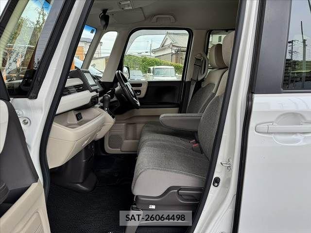 Honda N BOX 2019-08 7222389-17