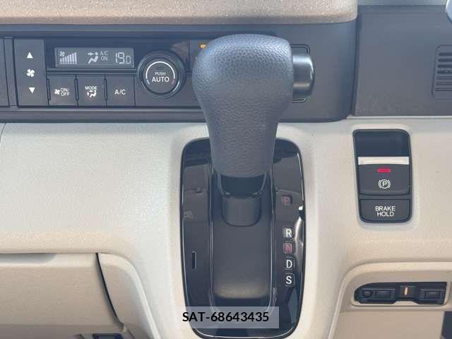 Honda N BOX 2024-05 7218365-17