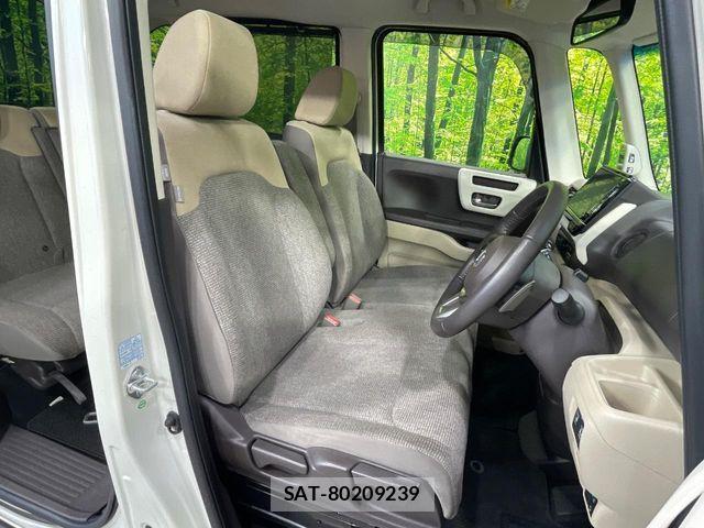 Honda N BOX 2018-04 7222370-7