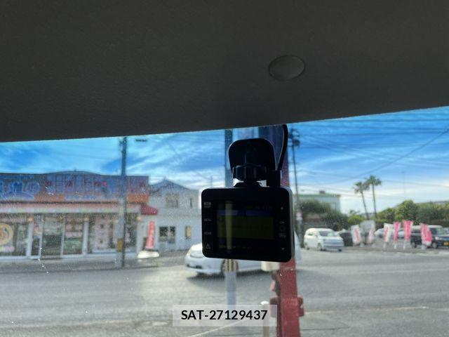 Honda N BOX 2017-05 7222359-17