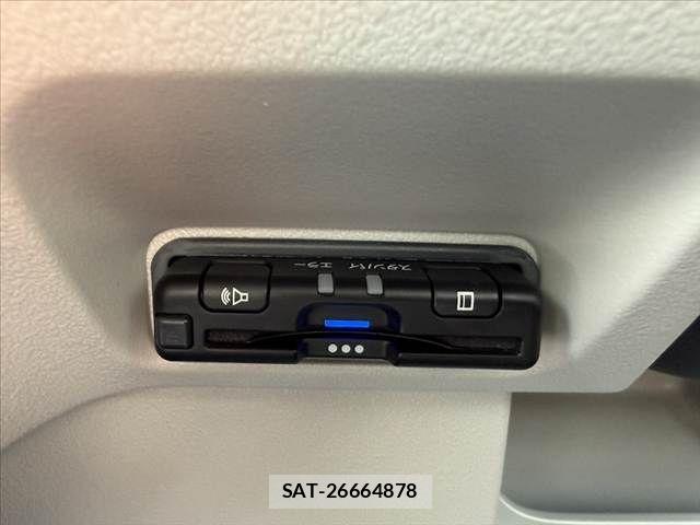 Honda N BOX 2023-10 7222453-23