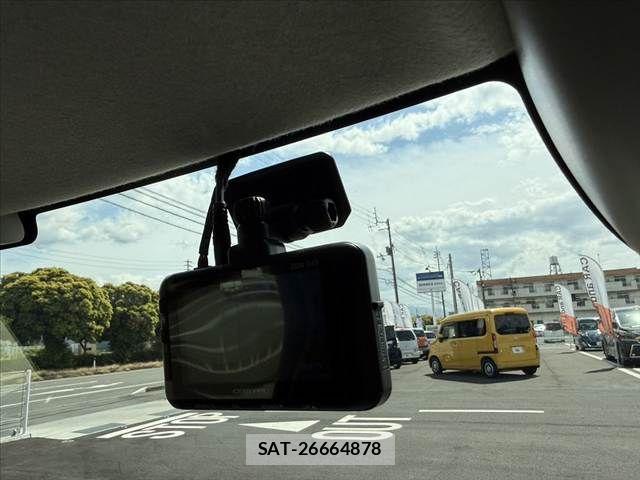 Honda N BOX 2023-10 7222453-26