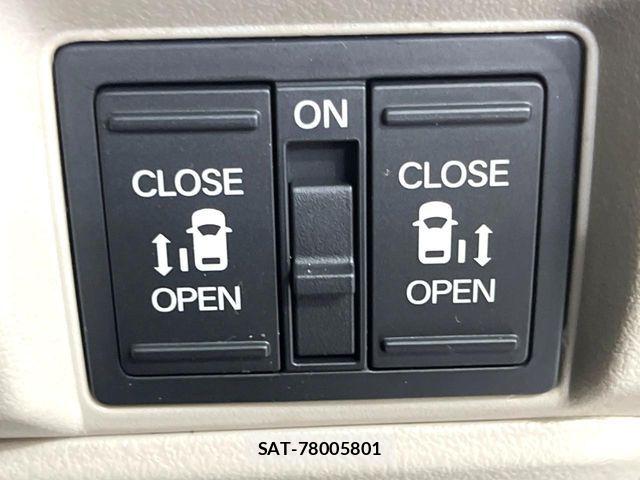 Honda N BOX 2023-12 7222456-4