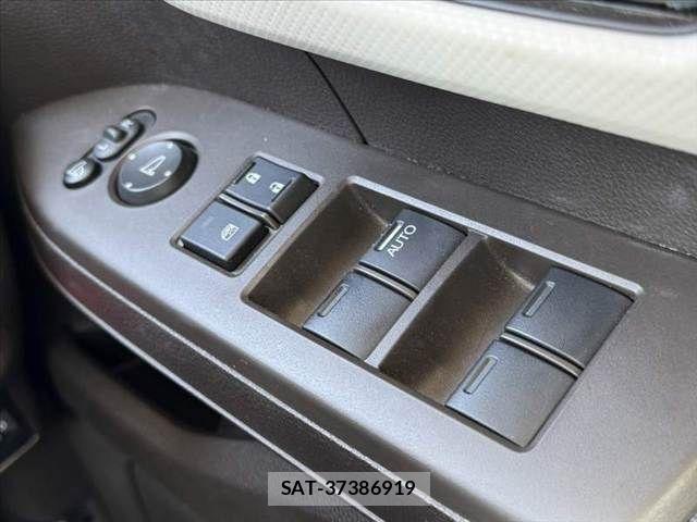 Honda N BOX 2022-01 7222427-26
