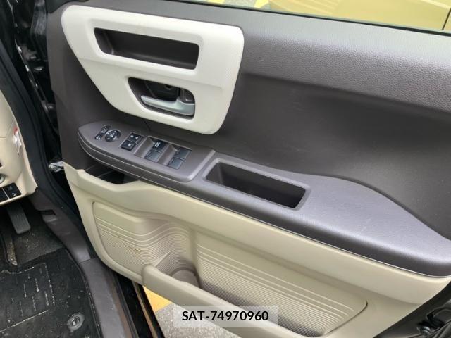 Honda N BOX 2019-06 7251677-8