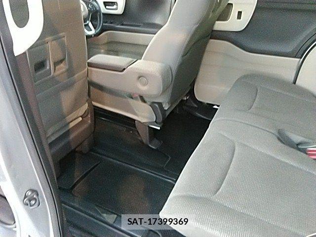 Honda N BOX 2020-02 7251670-25