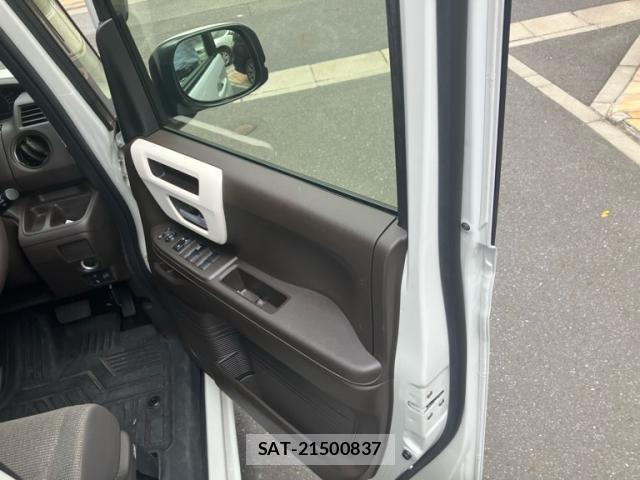 Honda N BOX 2022-10 7250082-11