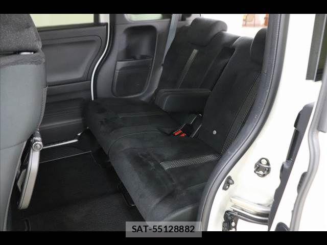 Honda N BOX 2023-03 7272458-12