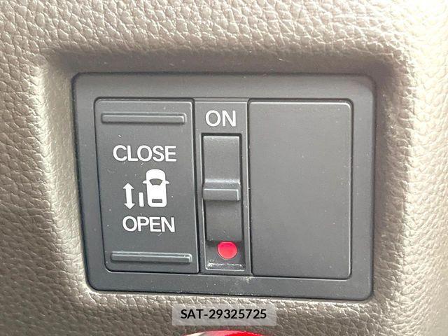 Honda N BOX 2022-11 7272453-5