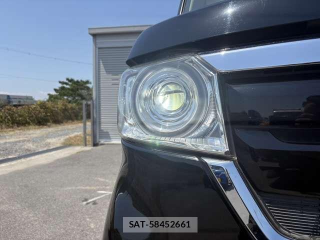 Honda N BOX 2018-10 7272465-11