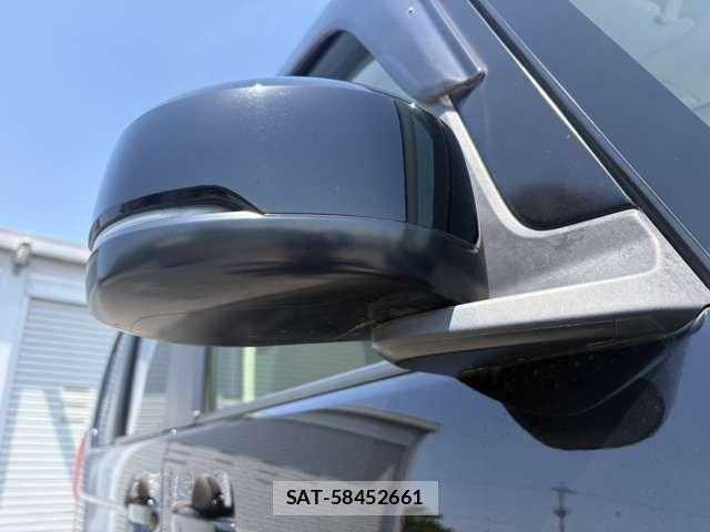 Honda N BOX 2018-10 7272465-12