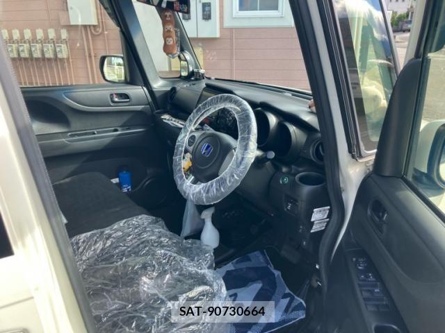 Honda N BOX 2015-06 7271344-10