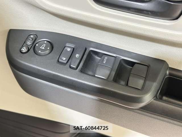 Honda N BOX 2023-11 7272449-14