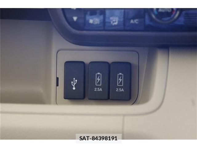 Honda N BOX 2019-05 7272457-12