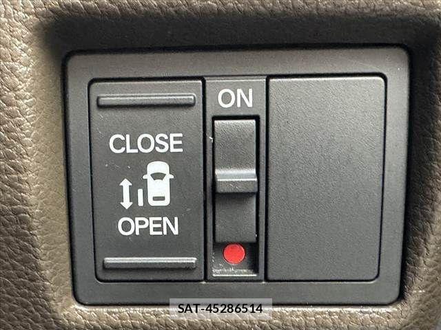 Honda N BOX 2022-02 7328712-4