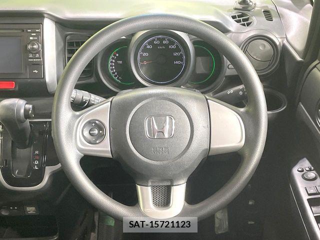 Honda N BOX 2016-04 7328732-10