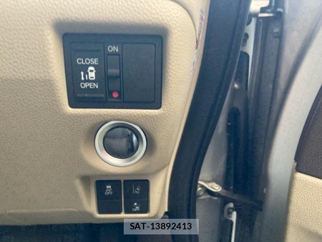 Honda N BOX 2017-11 7328738-22