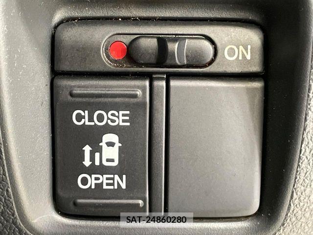 Honda N BOX 2017-05 7328739-4