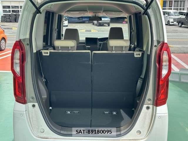 Honda N BOX 2023-07 7328690-11