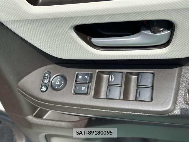Honda N BOX 2023-07 7328690-15