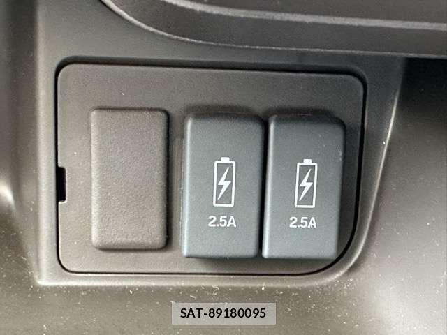 Honda N BOX 2023-07 7328690-18
