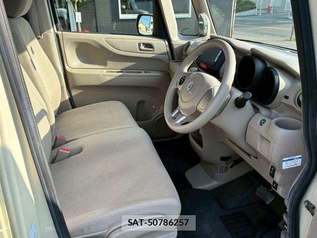 Honda N BOX 2014-02 7328753-9