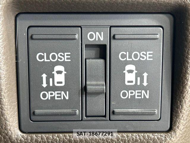 Honda N BOX 2021-05 7328693-4