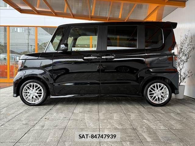 Honda N BOX 2023-10 7328667-11