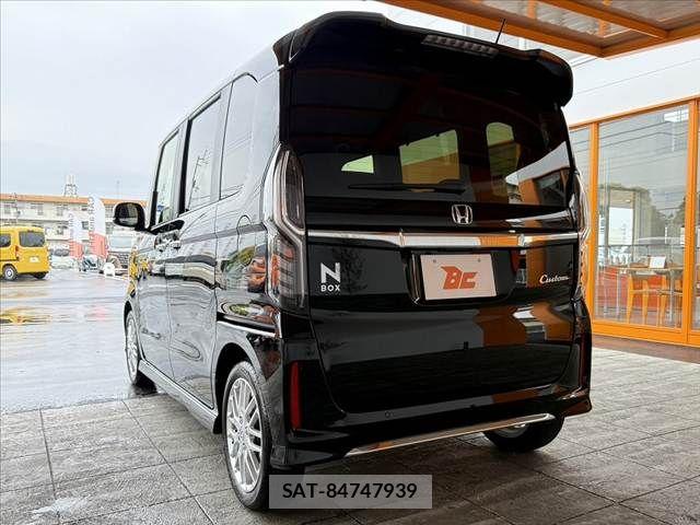 Honda N BOX 2023-10 7328667-12