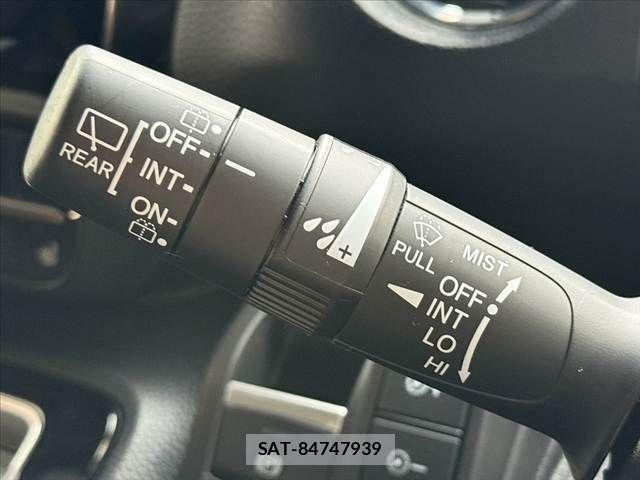 Honda N BOX 2023-10 7328667-29