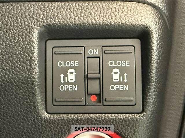 Honda N BOX 2023-10 7328667-4