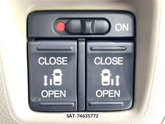 Honda N BOX 2017-07 7358945-4