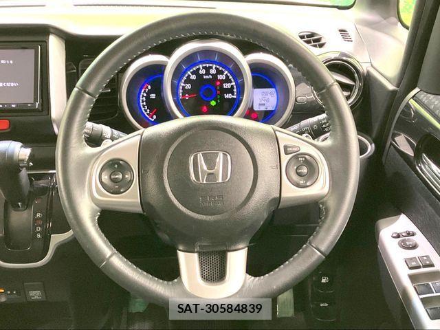 Honda N BOX 2016-03 7358938-10