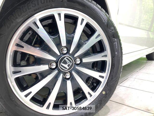 Honda N BOX 2016-03 7358938-12